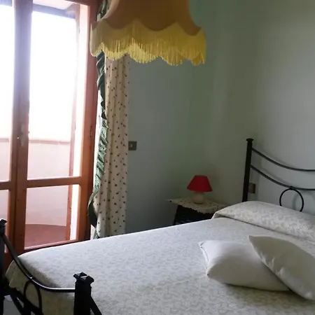 Larry Holiday home